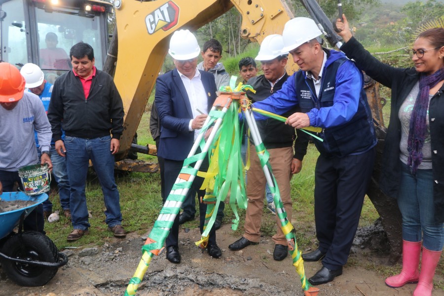 CEREMONIA DE COLOCACIÓN DE PRIMERA PIEDRA